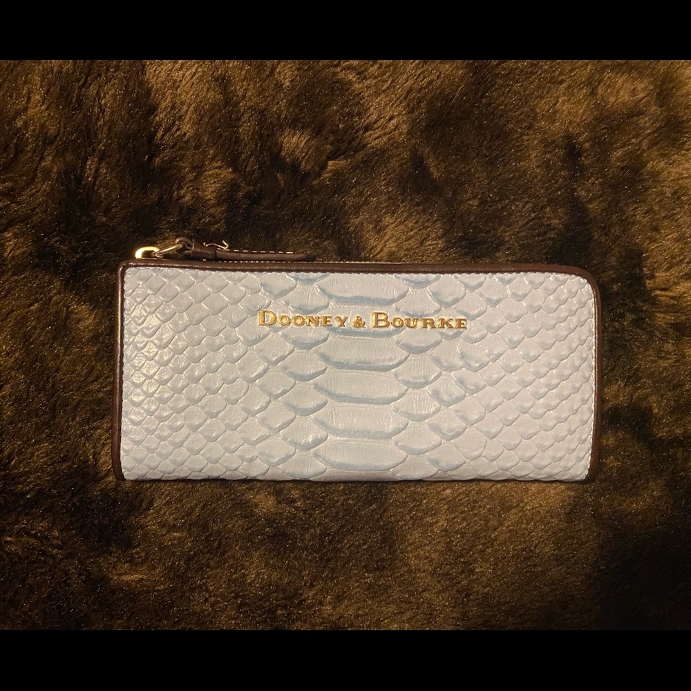 Dooney and Bourke wallet